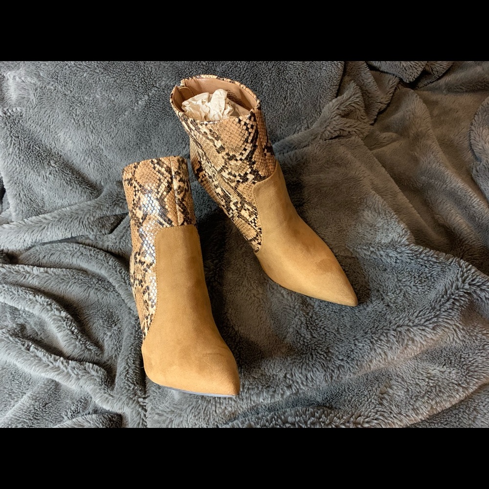 NWT Shoedazzle’s Gorgeous Pointed Toe Stilettos